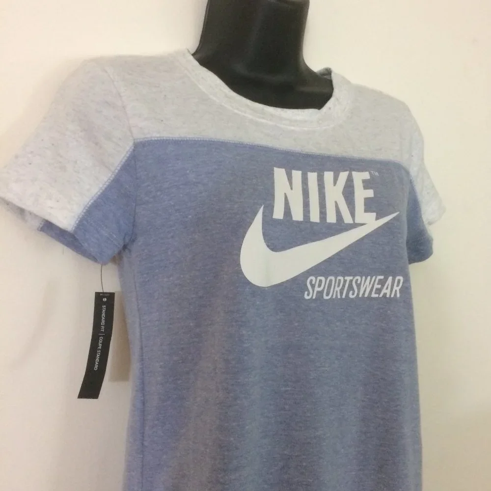 Nike Sportswear Tee XS